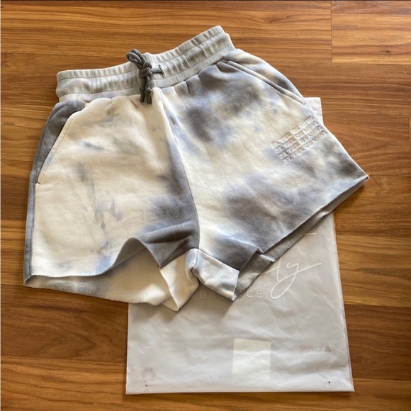 ❗️SOLD❗️Balance Athletica Affirmation Short - Picture 2 of 9